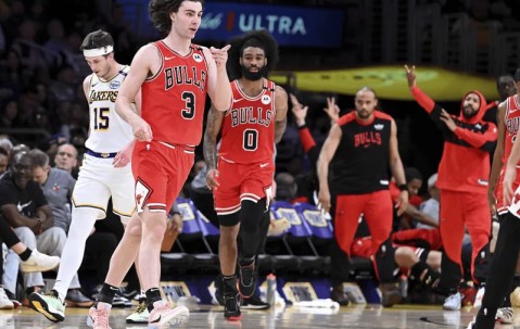 九游娱乐-公牛球星三分绝杀，全场观众热烈欢呼，决定音乐的人一切.